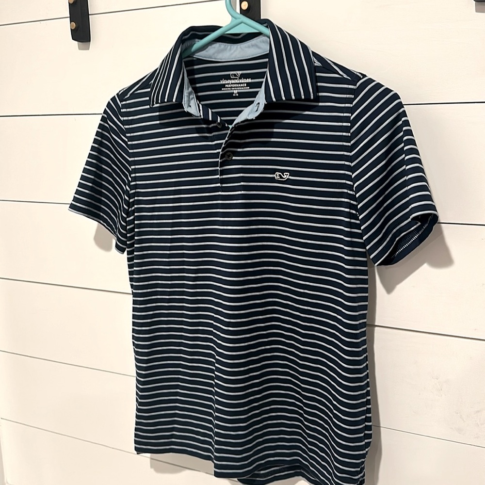 Vineyard Vines boys performance polo - silky soft barely worn! Size M medium